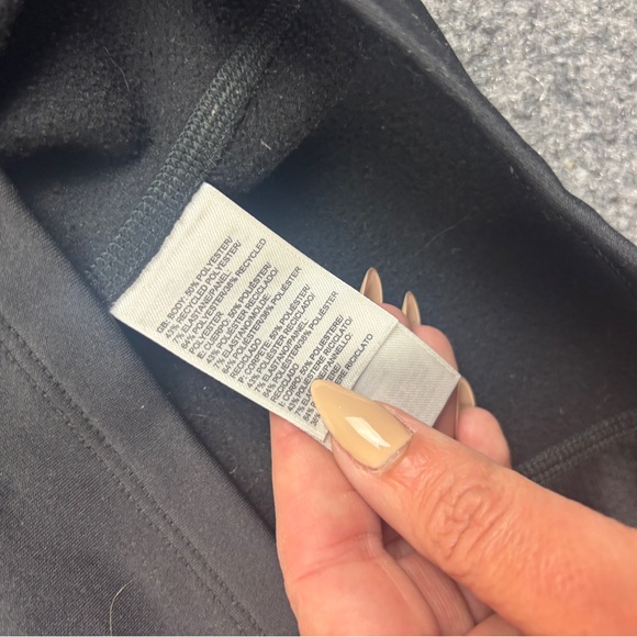 THE NORTH FACE Women’s Black 1/2 Zip Pullover Fleece Lined Athletic Top - Medium - Picture 9 of 9